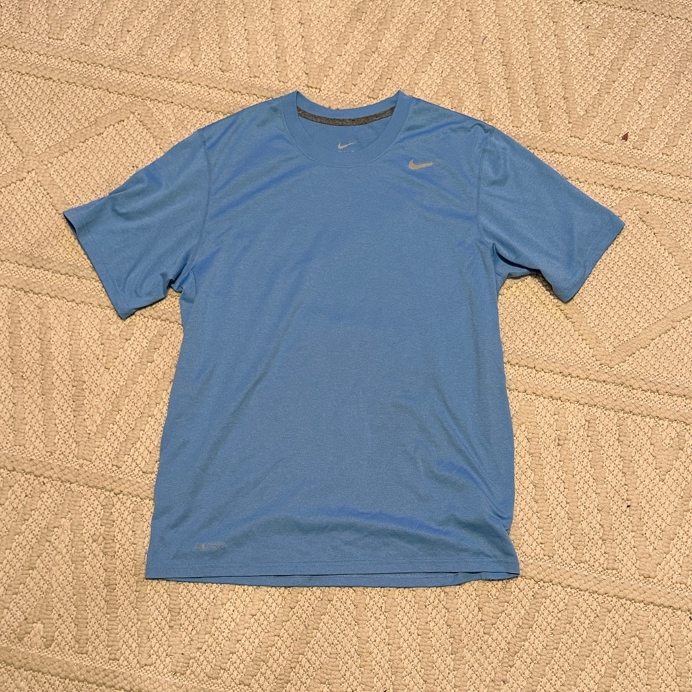 Nike Men's Light Blue Short Sleeve Tee